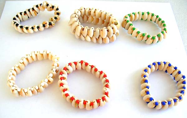 Seashell jewelry store supplies multi mini white seashell forming a fashion bracelet 