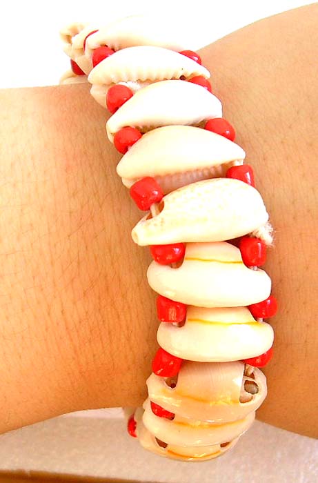 Seashell jewelry store supplies multi mini white seashell forming a fashion bracelet 