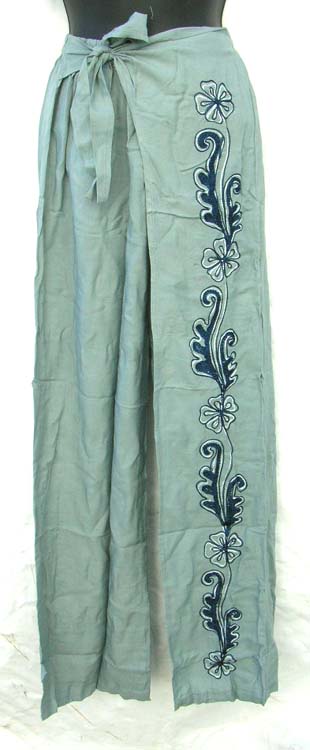 Shopping online fashion clothing wholesale - Embroidery top and pant set with sleeveless top and elastic waist pant design 