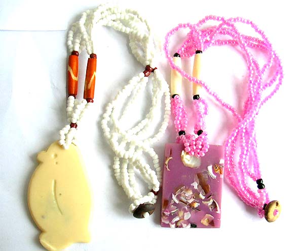 Seashell designer wholesale supplies seashell chips fashion red, pink and white seed beaded necklace             