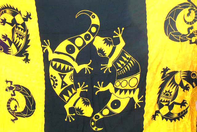 Online sarong wraparound wholesale supply triple color-black and yellow wrapping sarong motif double fighting gecko pattern