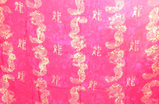 Wholesale sarong with Asia spirit supply golden red rayon batik sarong motif Chinese word dragon design  
