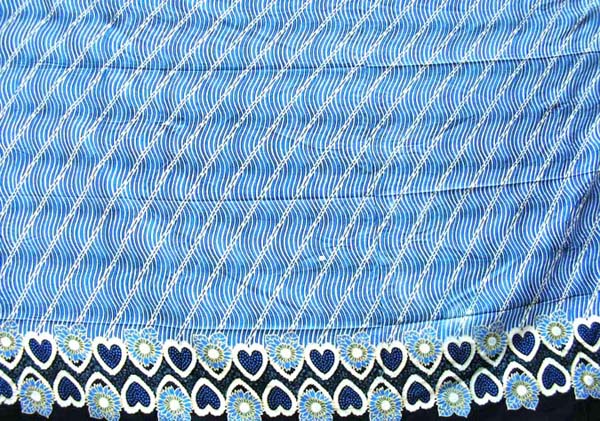 Wholesale inexpensive sarong catalog blue line pattern wrapping sarong with heart shape border design  