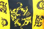 Triple color-black and yellow wrapping sarong motif double fighting gecko pattern
