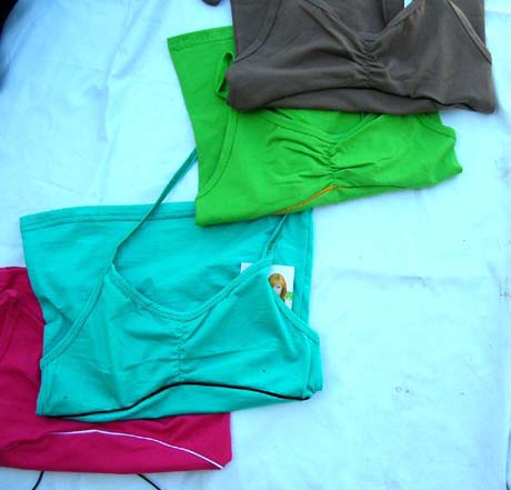 Hip hop teen clothing wholesale company supplies Halter top apparel for teen girls with V Neck design and empire line      