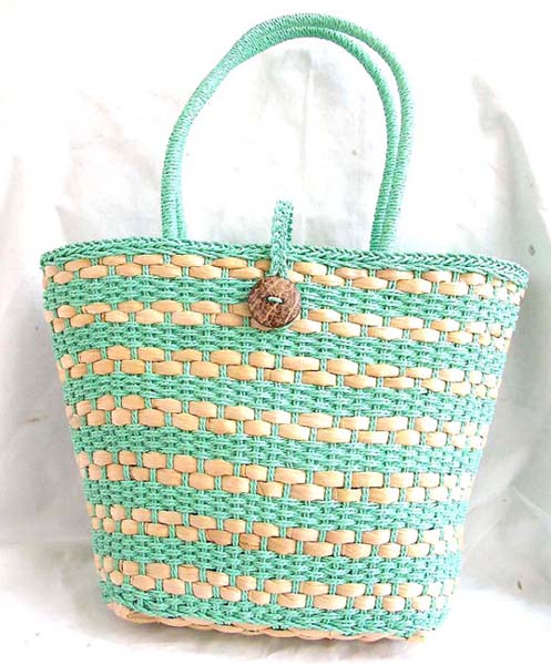 Women's shopping handbag wholesaler supply twist color-green and nature straw hand bag with wooden button 