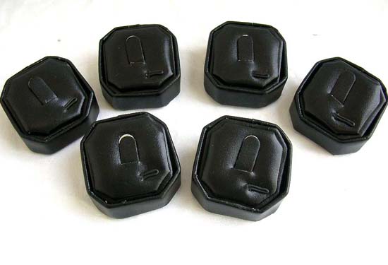 Online jewelry display distributors wholesale square black leather ring display  