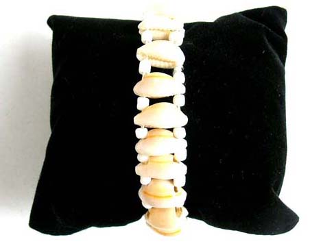 Fashion accessory black velvet puffy pillow bracelet display          