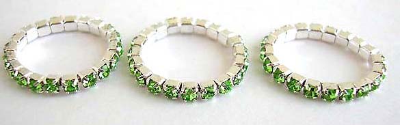 Womens jewelry toe ring with green cz inlaid          