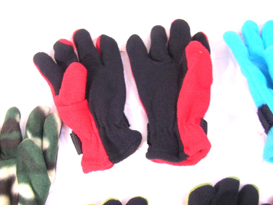Winter fashion ployester glove with adjustable tie on wrist 