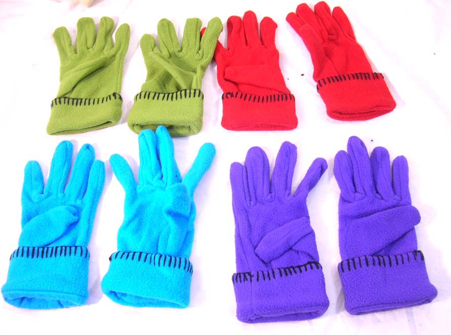 Assorted color winter ployester glove with black line decor 
