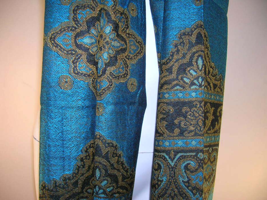 Elegant floral design with fring pashmina 