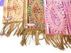 Line divided pattern with celtic circle design