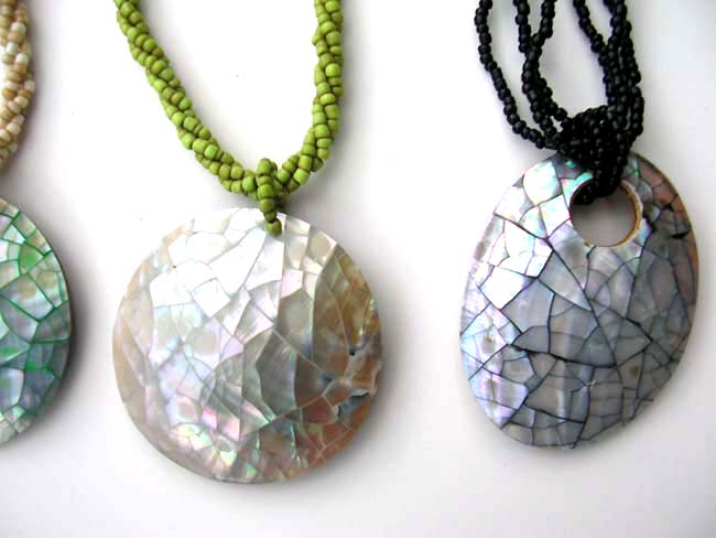 Jewelry retail exporter, Handcrafted beaded necklace band with large oval shaped sea shell pendant