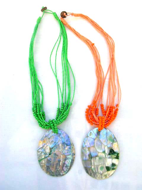 Wholesale accessory market, Spring fashion beaded necklace with mother or pearl shell pendant
