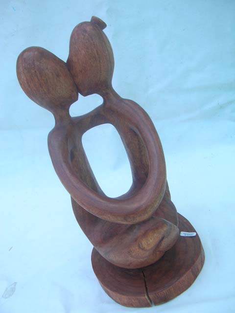 Kissing lovers theme wooden statuette, Wholesale art warehouse shop