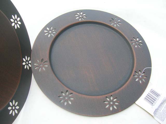 Unique wooden dish with daisy decor  from collectible art carving wholesaler 