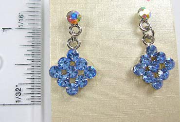 wholesale post back shop cz fashion crystal jewelry earring supplier  earring in combination of iridescent cz and blue cz embedded in diamond shape 