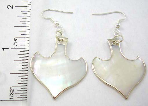 trendy shell jewelry silver giftware wholesale shell earring with silver edge in heart shape design