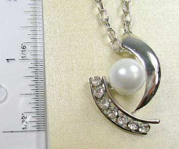 gift shop cubic zirconia fashion woman necklace jewelry wholesale supply lobster clasp necklace holding pendant with imitation pearl pairs with clear cz 