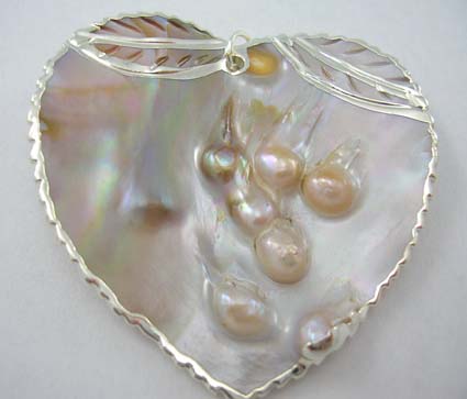 Jewelry major store specialize in heart shape, wholesale heart shape genuine seashell pendant  
