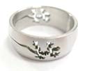 Surgical fashion steel ring with two cut out gecko design 