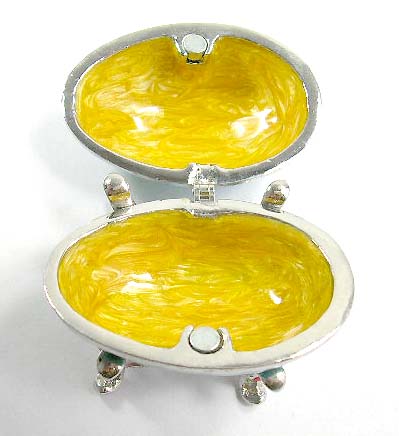 Quality wholesaler wholesale enamel jewelry displays green enamel jewelry box in egg shape design with red double heart on top 