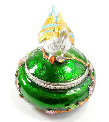 Affordable price at wholeale jewelry gift shop enamel green jewelry box motif bird standing figure holding cz cherry in mouth