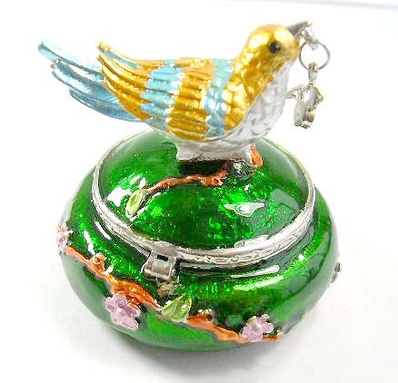 Affordable price at wholeale jewelry gift shop enamel green jewelry box motif bird standing figure holding cz cherry in mouth