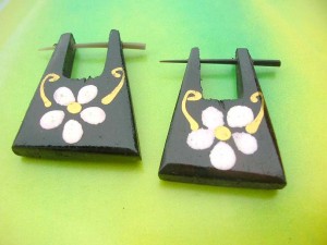 flower painted natural wood pin ear ring