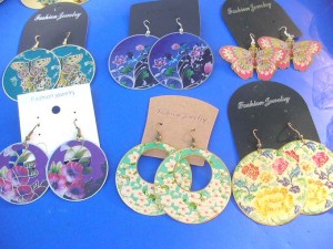 dangle-pierced-hook-earrings-1b-painted-flower-butterfly