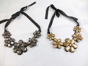 giant-daisy-ribbone-necklace-choker-1a