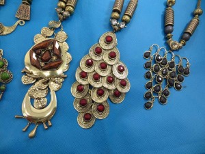 chuncky-vintage-retro-necklaces-20af