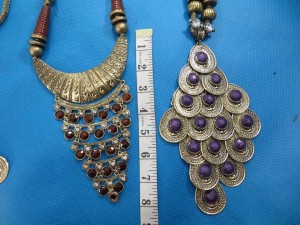 chuncky-vintage-retro-necklaces-20p