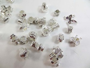 Silver plated alloy metal charm beads in mixed designs
