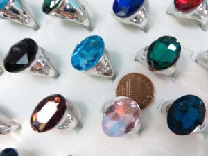 chunky rhinestone fashion rings, mixed sizes between 6 to 10