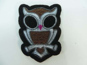 cute owl embroidered iron on patch / embroidered cloth badge motif applique / sew on applique patch