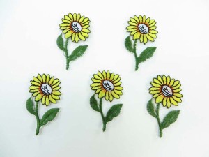 yellow sunflower embroidered iron on patch / embroidered cloth badge motif applique / sew on applique patch