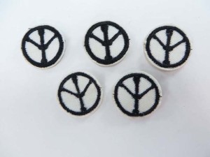 mini black and white peace sign embroidered iron on patch / embroidered cloth badge motif applique / sew on applique patch
