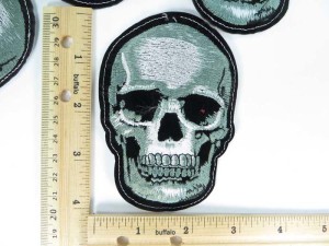 skull embroidered iron on patch / embroidered cloth badge motif applique / sew on applique patch
