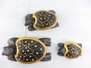 set of 3 wooden turtles handcrafted in Bali Indonesia