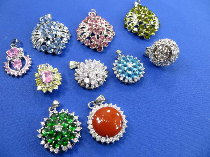 cz-pendants-17a