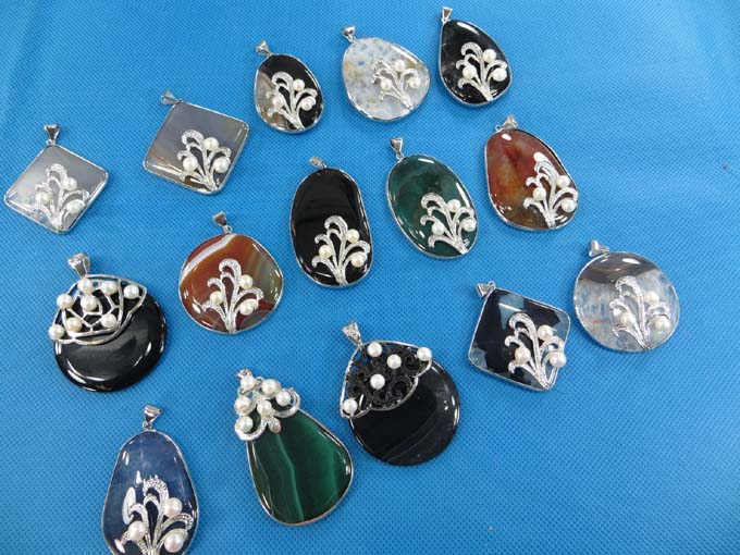 gemstone-faux-pearl-pendants-3a
