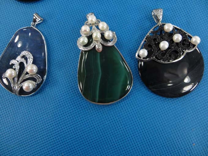 gemstone-faux-pearl-pendants-3e