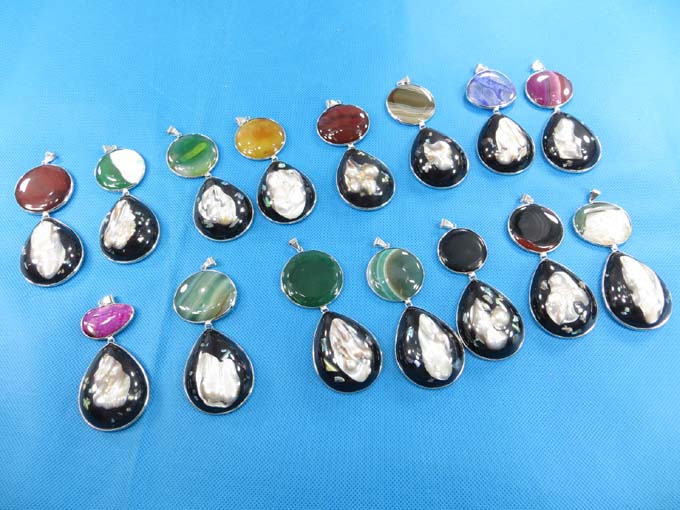 gemstone-seashell-pendant-1a