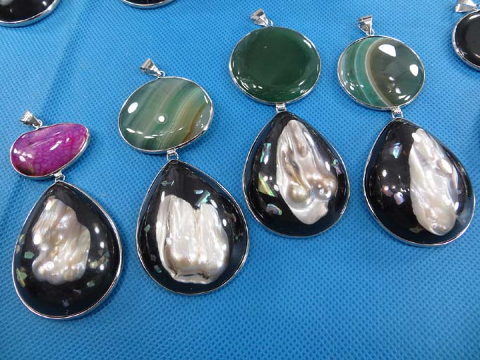 gemstone-seashell-pendant-1e