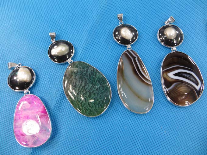 gemstone-seashell-pendant-2e
