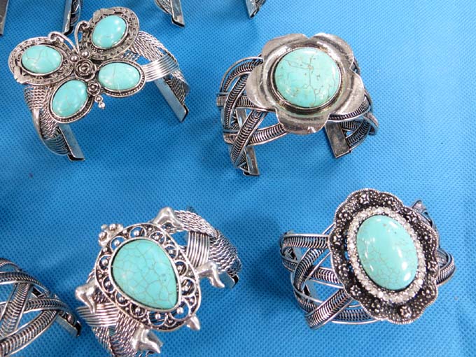 retro-turquoise-bangles-1b