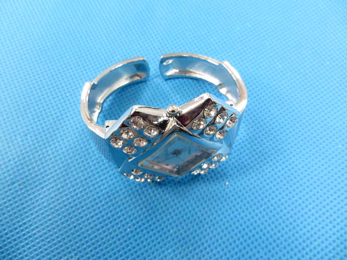 rhinestone-bangle-watch-10b