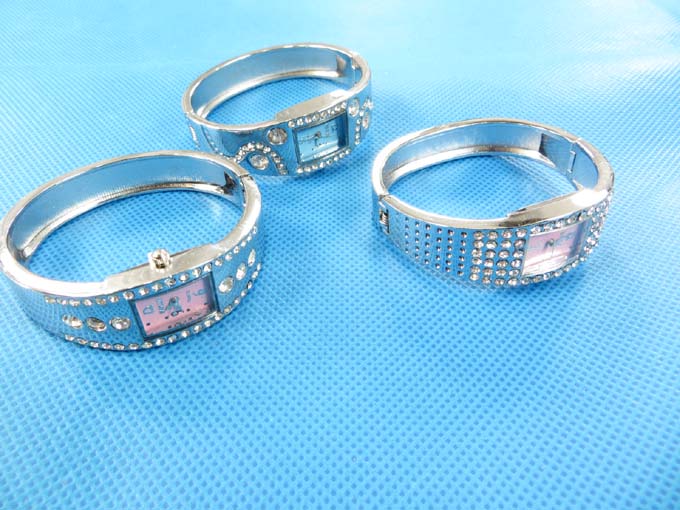 rhinestone-bangle-watch-7a
